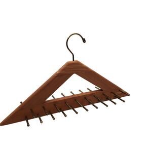 Woodlore 40 hook tie rack, belt rack, scarf rack
Red Cedar with Gold Swivel Hook